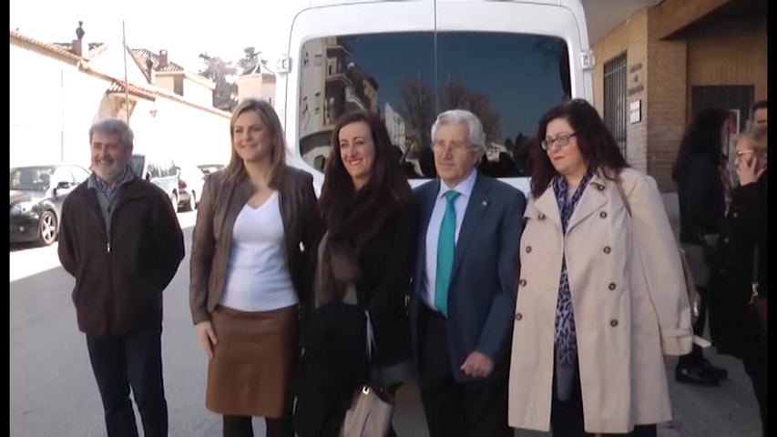 La asociación provincial de esclerosis múltiple estrena nuevo vehículo adaptado