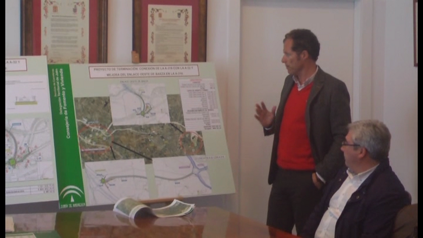 El delegado de Fomento asiste en Baeza a un encuentro para explicar los detalles de las obras de los accesos