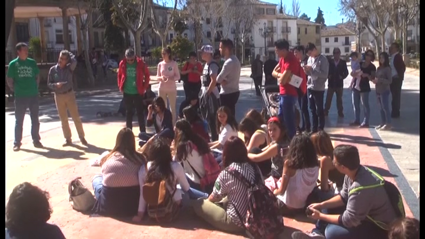 Sentada de estudiantes en Baeza contra la LOMCE