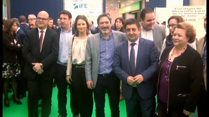 Abre la 4ª edición de la Feria de los Pueblos en IFEJA