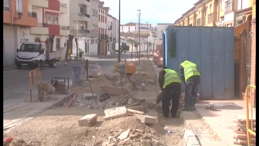 Obras para mejorar el tráfico en la calle Madre de Dios de Baeza