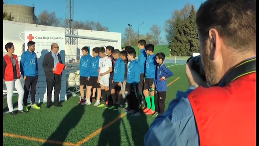 Reconocimiento de Cruz Roja a los alumnos de la Escuela Municipal de Fútbol de Baeza