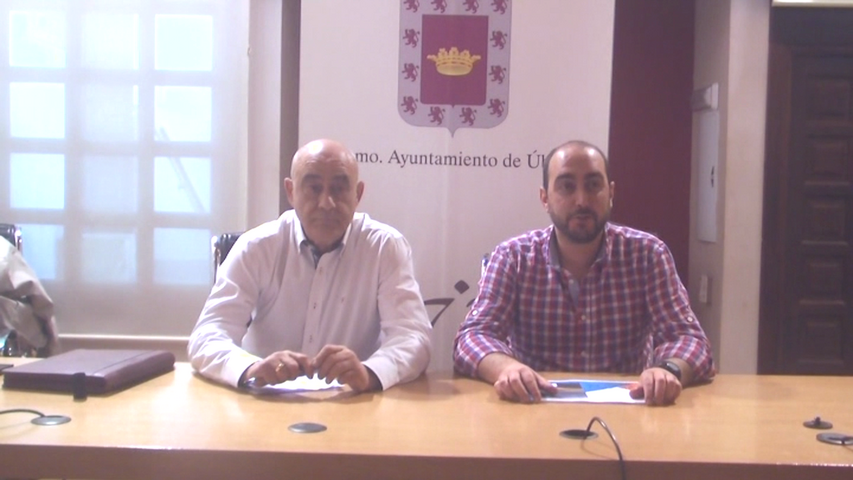 Los concejales de comercio y agricultura de Úbeda presentan el stand de la ciudad en Expoliva
