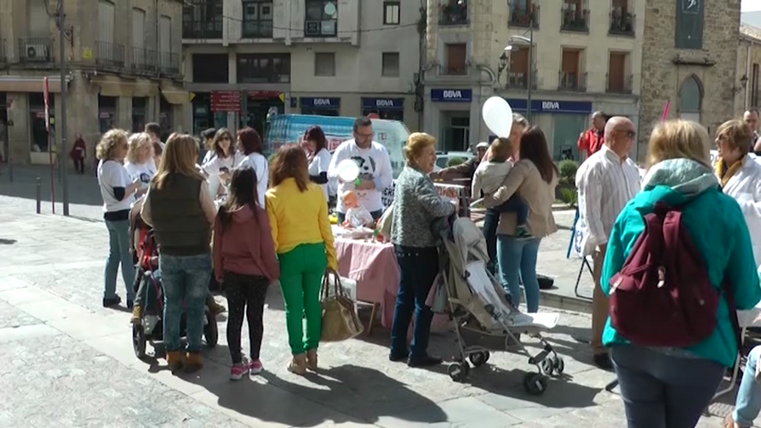 Mesas informativas en Úbeda sobre la situación de la sanidad pública 2 vlcsnap 2017 05 16 12h01m44s784