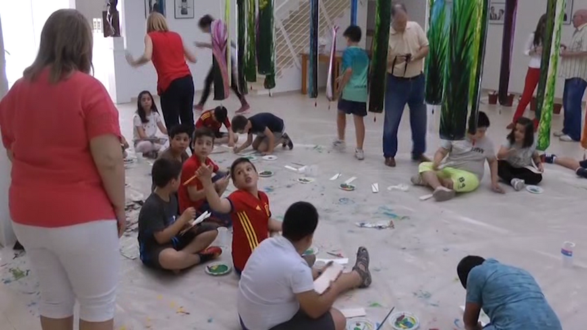 Taller de reciclaje en el centro de arte de Torreblascopedro