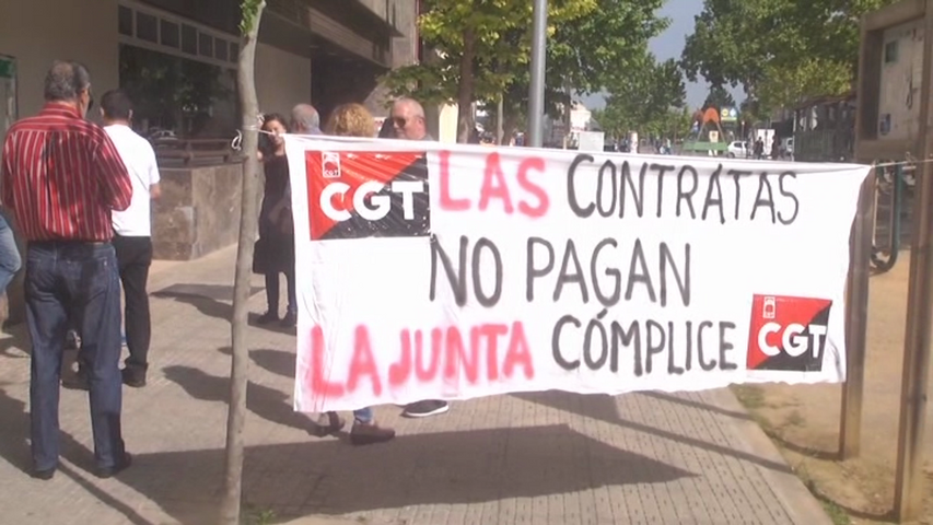 Las trabajadoras de la residencia de mayores de Úbeda se manifiestan por la precariedad laboral