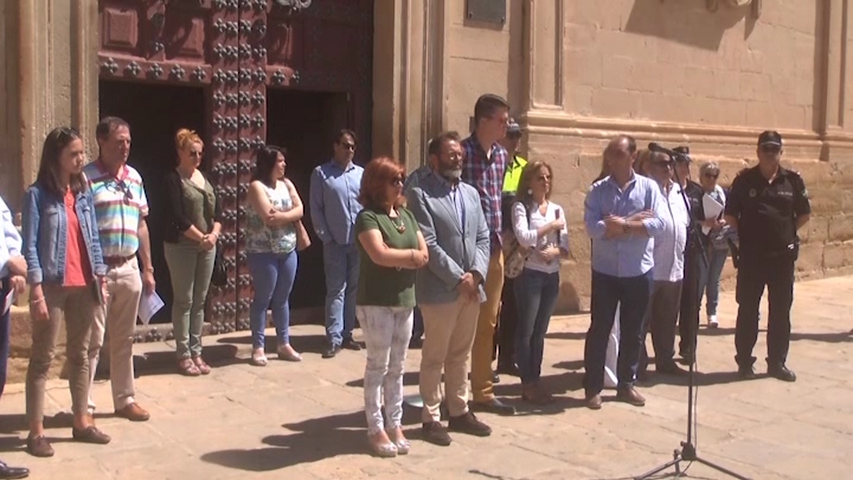 Minuto de silencio en el Ayuntamiento de Úbeda por las víctimas del atentado de Londres