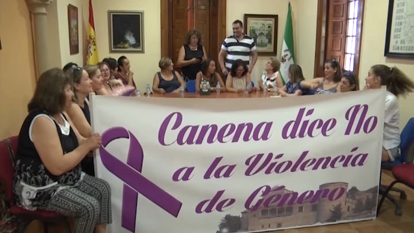 Encierro en Canena contra la violencia de género