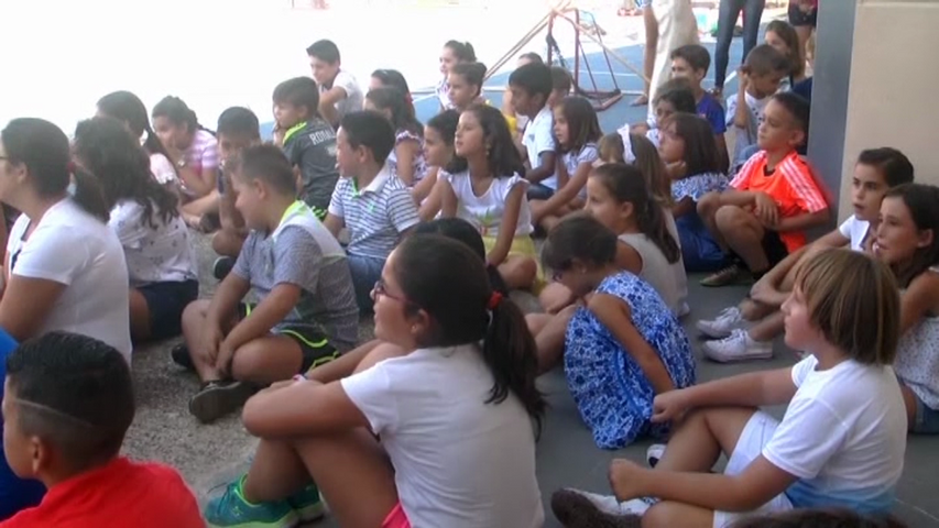 Visita de la diputada de Bienestar Social a las Escuelas de verano de Rus y Sabiote
