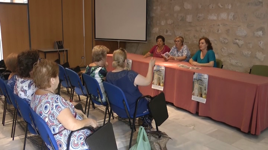 Baeza acoge el sábado la 10ª edición del encuentro de encajes de bolillos y mantillas