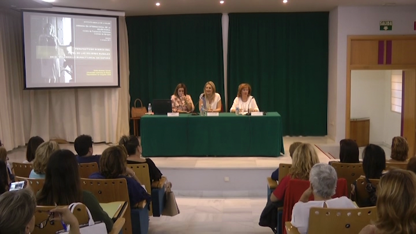 El centro «Carmen de Burgos » acoge una jornada con motivo del Día Internacional de la Mujer Rural