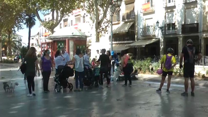 La protectora de animales Tara saca a la calle sus reivindicaciones