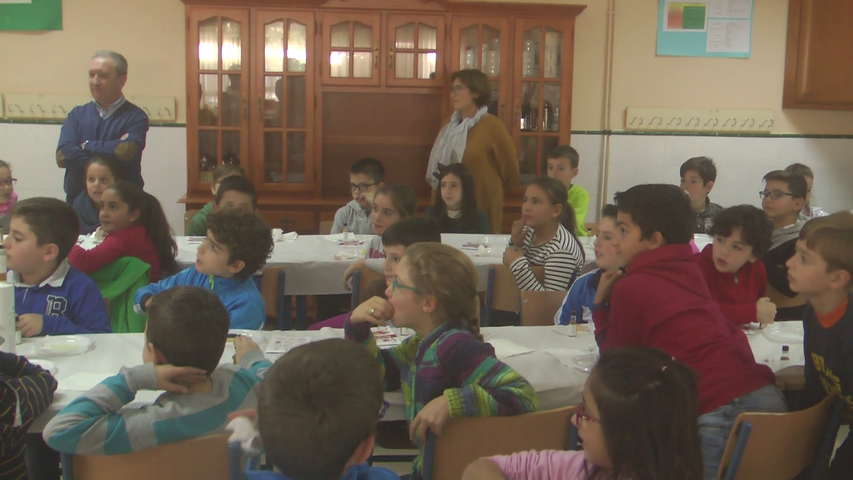 El colegio Antonio Machado de Baeza acoge la primera jornada de actividades de «Cuchará y Paso Atrás»