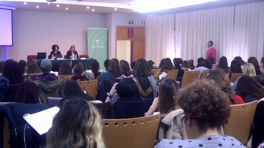 Jornada divulgativa de recursos para el empleo de mujeres en el centro Carmen de Burgos de Baeza