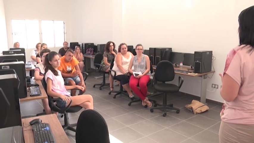 El programa “Aldeas Digitales” de la Diputación llegará en 2018 a 22 poblaciones de la provincia