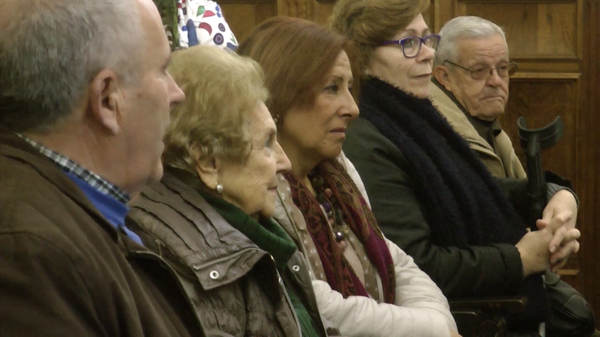 El delegado de vivienda Rafael Valdivielso se reúne en Úbeda y Rus con beneficiarios del programa de adecuación funcional básica