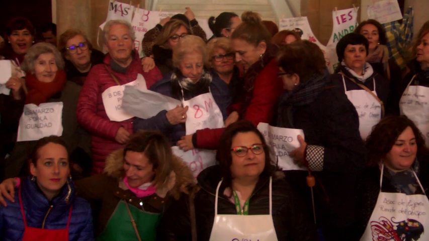 Concentración en el Ayuntamiento de Baeza por el Día de la Mujer
