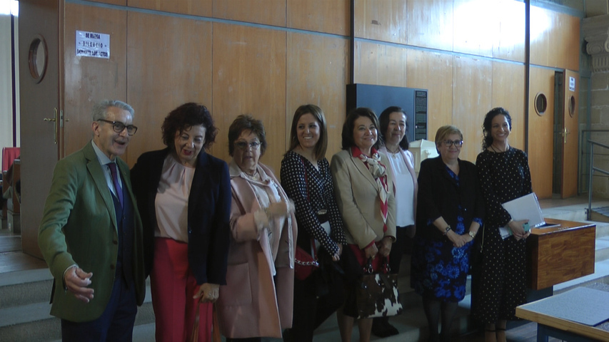 mujer y toros