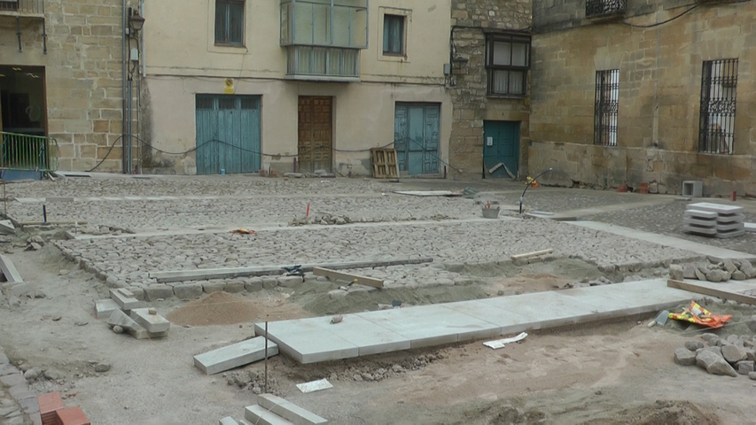 Continúan a buen ritmo las obras en la plaza de Santa Clara de Úbeda