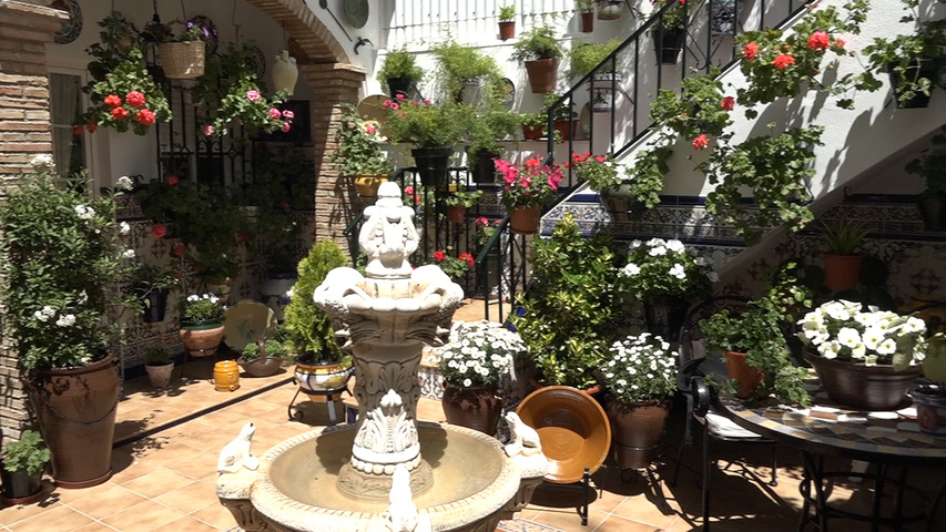 Sabiote embellece sus calles, balcones, portales y patios en el mes de las flores