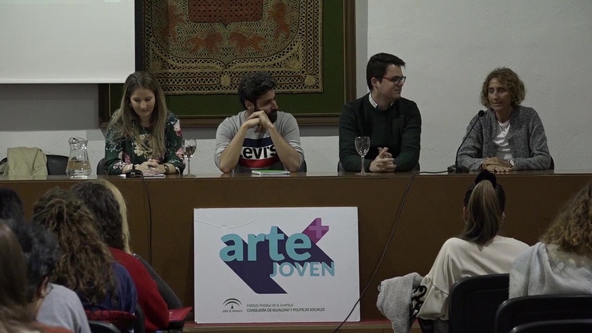 El modisto ubetense Moisés Nieto ofrece una masterclass de moda en el marco del programa “Arte+Joven”