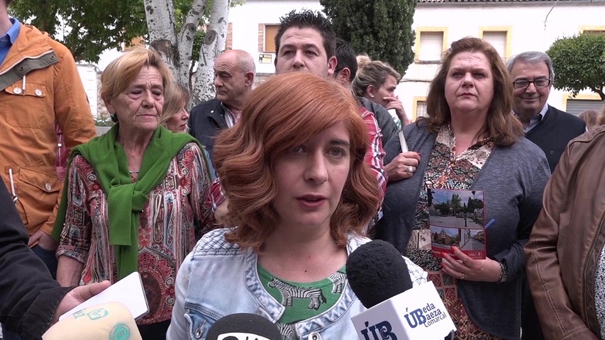 Antonia Olivares visita el barrio San Pedro para conocer las inquietudes de sus vecinos