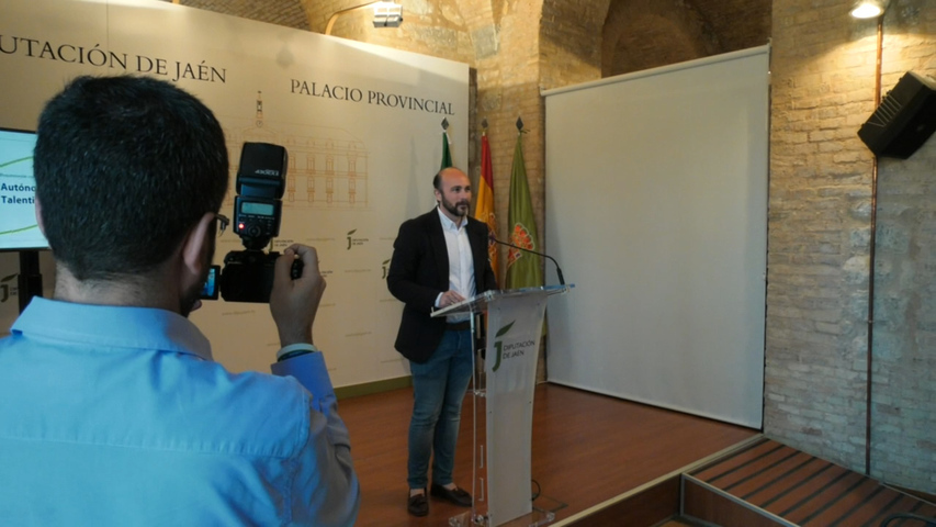 La Diputación lanza nuevas convocatorias de ayudas a autónomos y de becas Talentium dotadas con 850.000 €