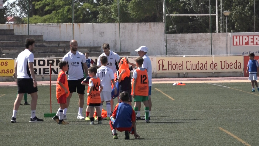 El polideportivo «Antonio Cruz» de Úbeda acogió las jornadas de tecnificación para entrenadores