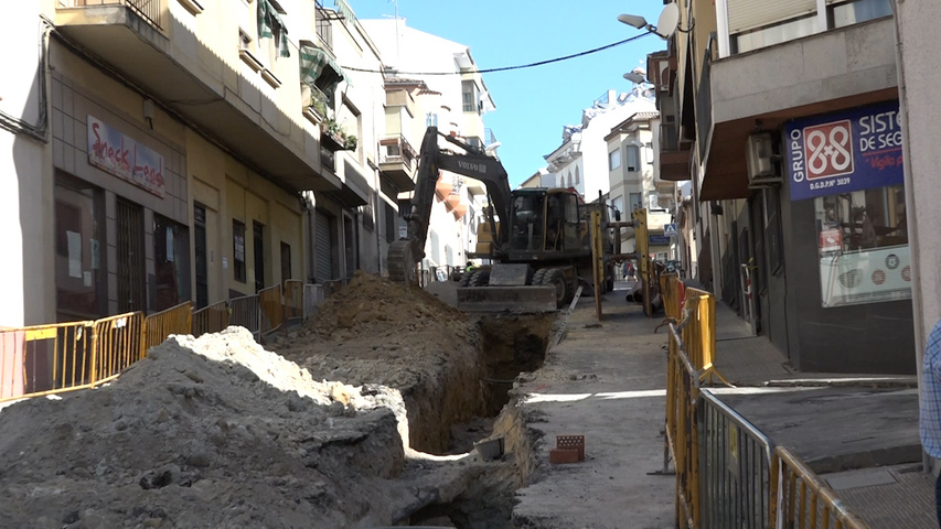 Los concejales de mantenimiento y urbanismo supervisan las obras de la calle Pintor Juan Esteban 2 Secuencia HD720.00 29 16 15.Imagen fija110