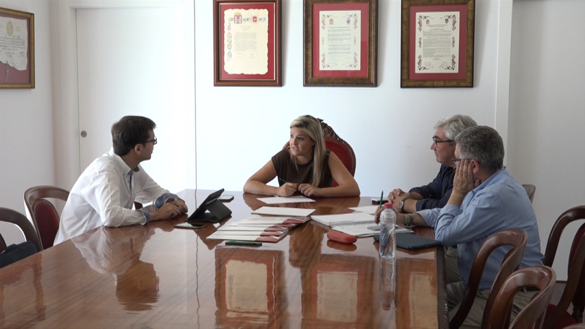 La alcaldesa de Baeza se reúne con los responsables de la empresa pública de turismo andaluz