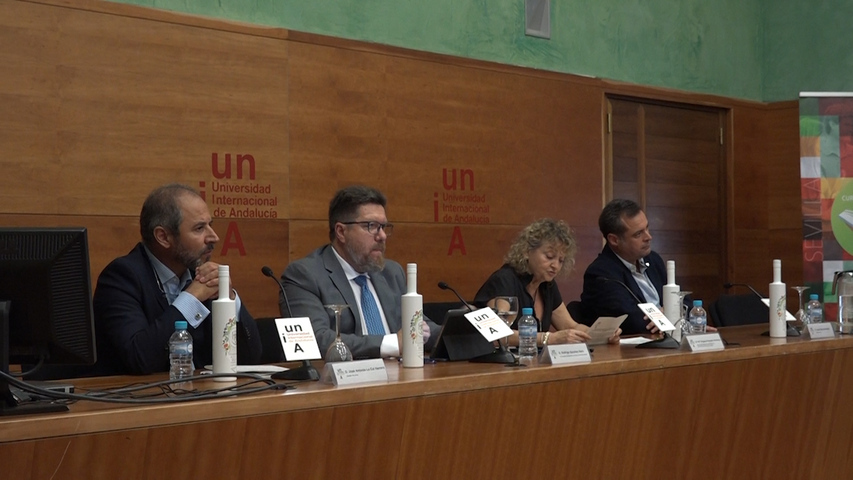 El Consejero de agricultura de la Junta inaugura en la UNIA un encuentro sobre la valorización de los subproductos del olivar.