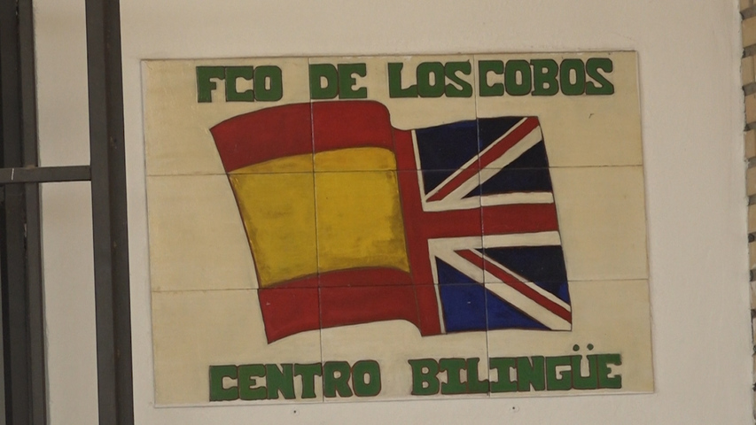 La concejala de educación de Úbeda asiste al inicio del curso escolar en el IES Francisco de los Cobos 2 Secuencia 10.00 18 17 07.Imagen fija113
