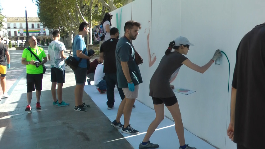 Celebrado el taller de «Graffiti y pintura mural por la diversidad» en el Paseo de la Constitución de Baeza