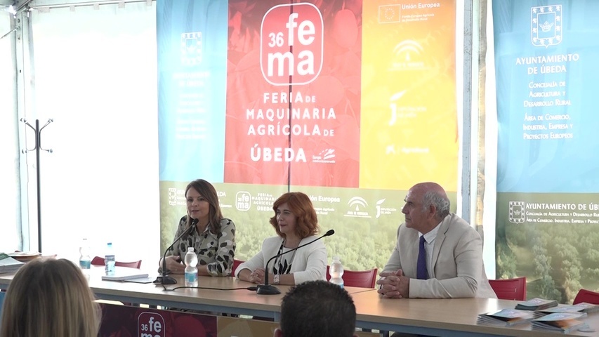 Ana Cobo entrega las ayudas de la Junta a agricultores y ganaderos de Úbeda y Cazorla