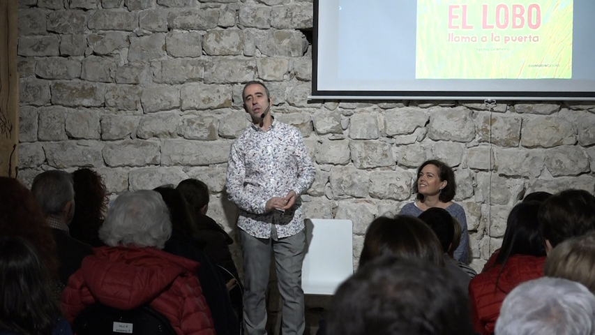 Nono Granero presentó en San Lorenzo su nuevo libro «El lobo llama a la puerta»