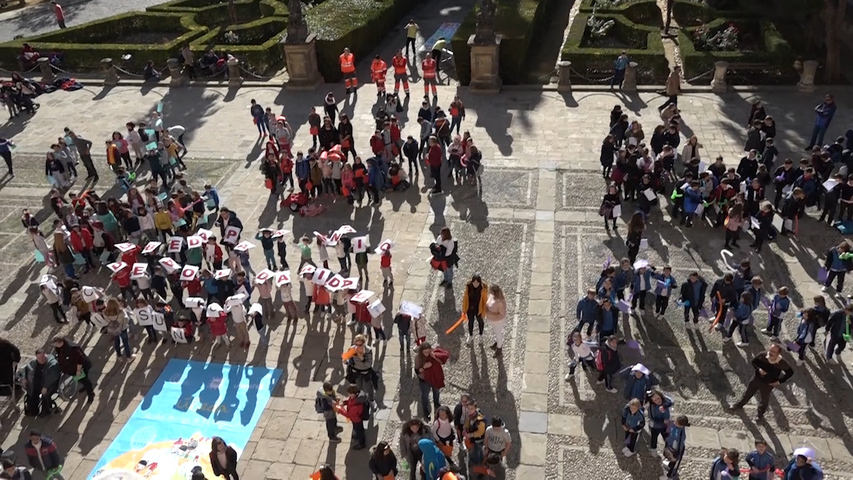 Concentración de niños y niñas organizada por Red Solidaria en Úbeda con motivo del Día de la Infancia