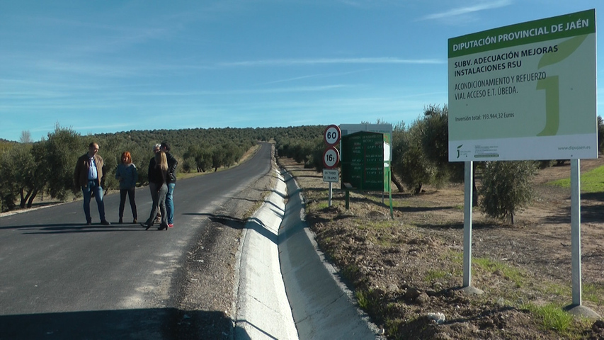 Arreglo del camino que llega a la estación de transferencia de residuos