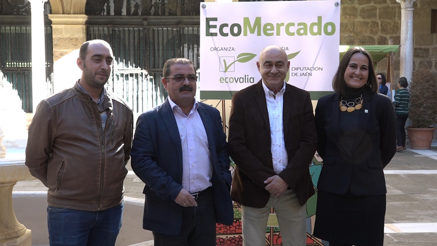 El Hospital de Santiago acoge hasta el día 8 el Ecomercado
