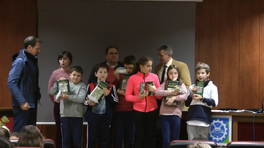 Los niños y niñas de SAFA aprenden la cultura del aceite de mano de la Unión de Úbeda