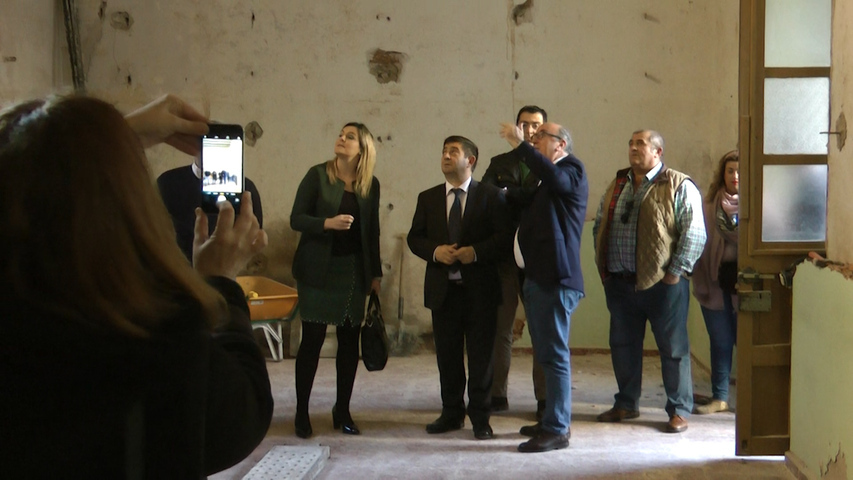 El presidente de la diputación visita en Baeza las obras de las calles Agua, Platería y el futuro centro sobre Machado y la Educación