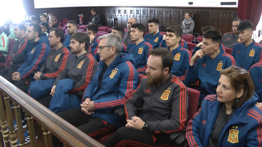 El ayuntamiento de Úbeda recibe a las selecciones de España y Portugal de fútbol sala sub-19