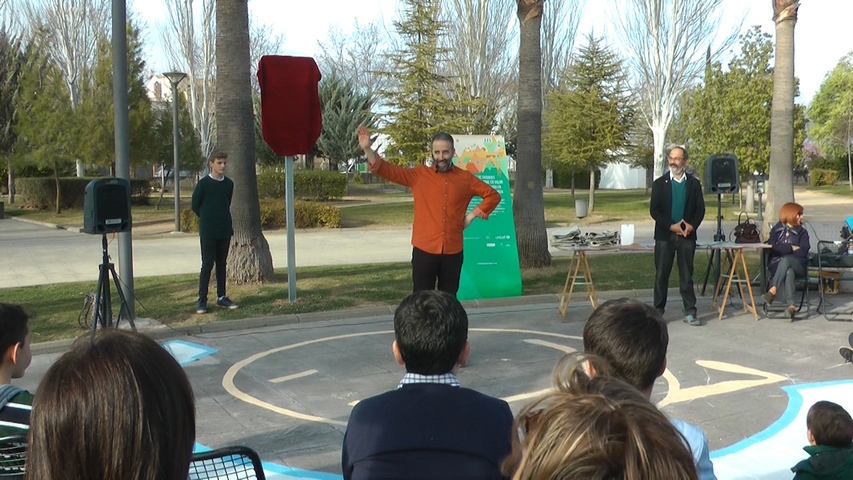 Dos placas celebran el reconocimiento de Úbeda como ciudad amiga de la infancia