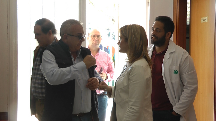 Trinidad Rus visita el consultorio médico de La Yedra