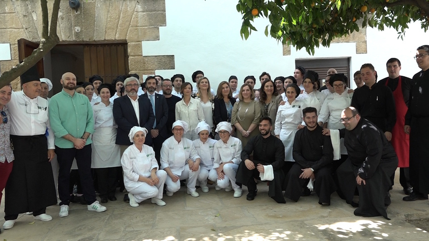 Homenaje de la Escuela La Laguna de Baeza al cocinero Pedro Sánchez.