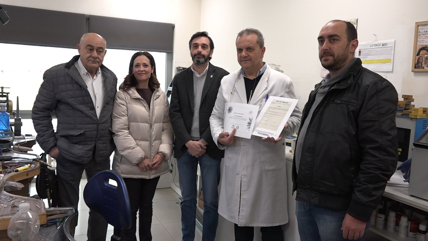 Entregadas la carta de artesanos por parte de los delegados de la Junta