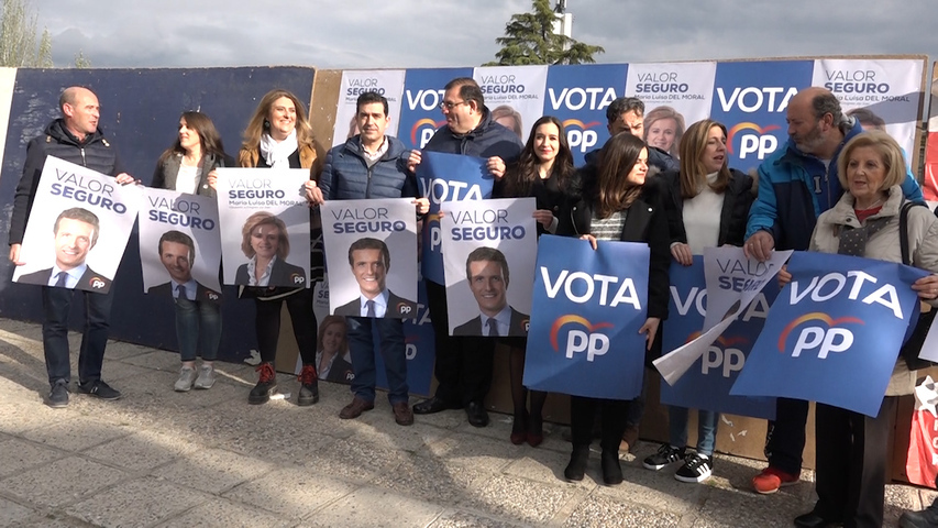El PP de Baeza inicia la pegada de carteles tras la Semana Santa