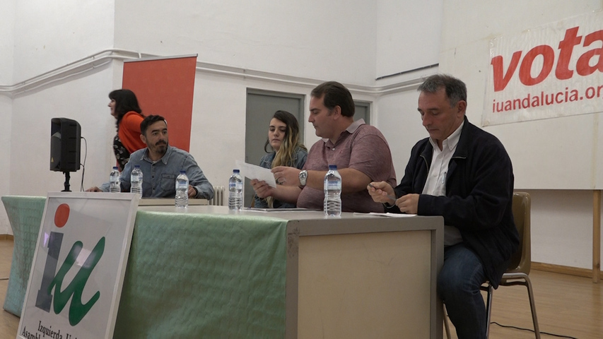 Itzíar Aguirre explica las políticas de IU en materia de juventud en Baeza