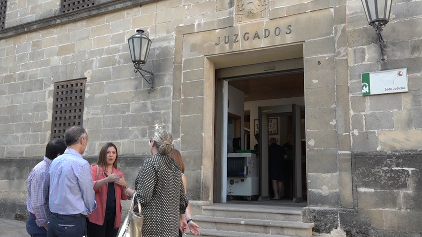 La delegada de Justicia visita la sede del Partido Judicial de Úbeda