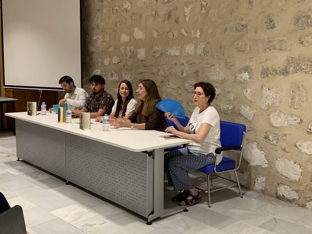 La linarense Flora Jordán presenta su libro ‘El mal hábito de ser cuatro manos’ en Baeza