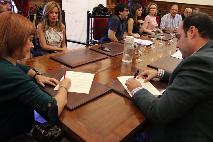 Ayuntamiento de Úbeda y Junta firman de recepción de la estación de depuración de aguas residuales